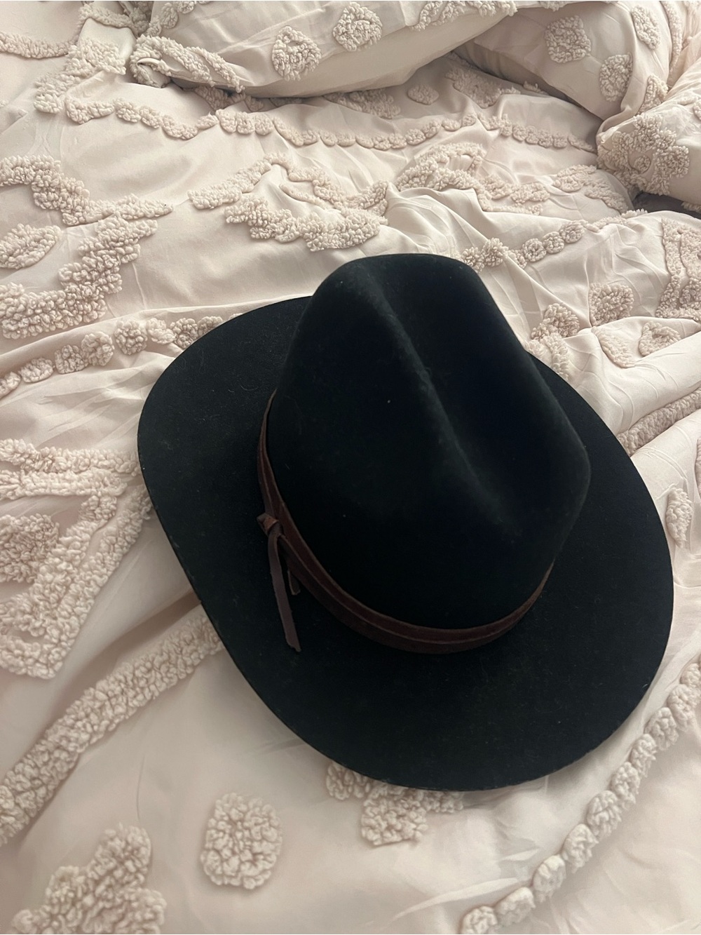 Aritzia Black Felt Western Hat with Brown Band Size S/M BRAND NEW